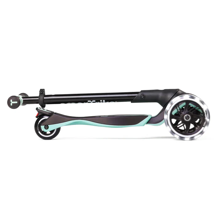 SmarTrike Xtend Ride-on scooter with adjustable handlebar and colorful design, perfect for young children to ride and play outdoors.